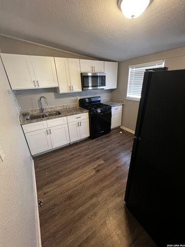 351 Overhill UNIT B, San Antonio, TX 78228