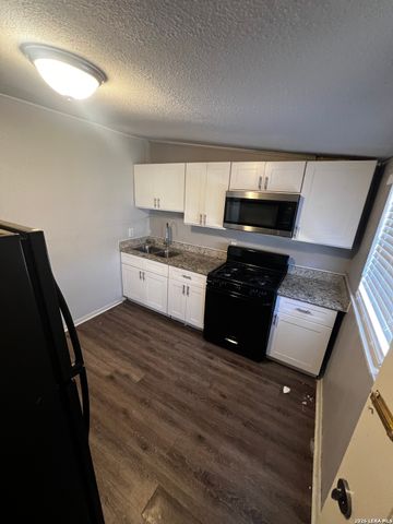 351 Overhill UNIT B, San Antonio, TX 78228