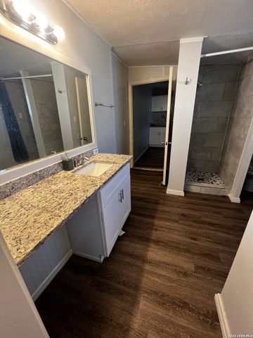 351 Overhill UNIT B, San Antonio, TX 78228