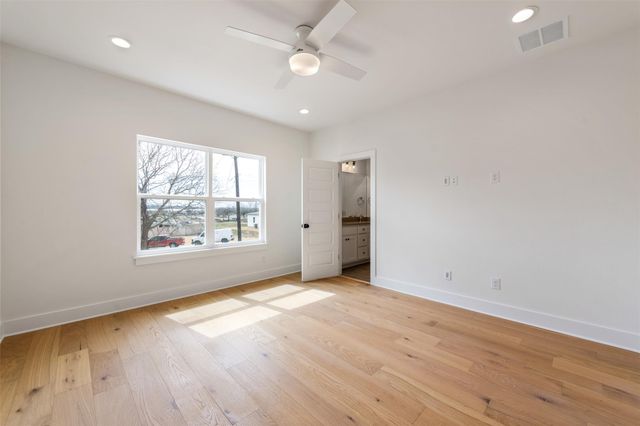 302 E 19.5 ST 302, Georgetown, TX 78626