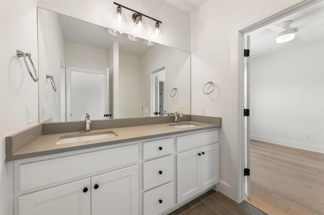 302 E 19.5 ST 302, Georgetown, TX 78626