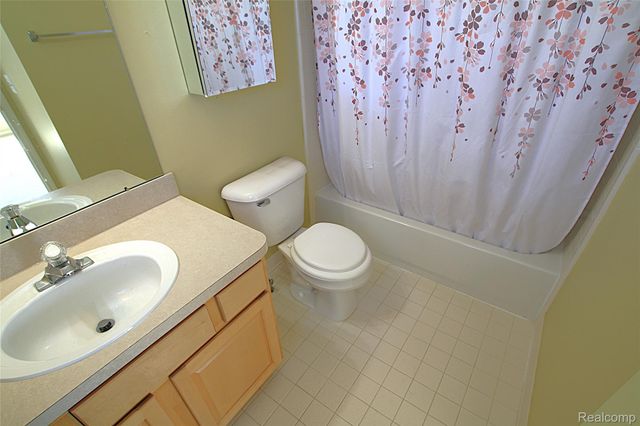 11152 Woodfield Parkway, Holly Township, MI 48439