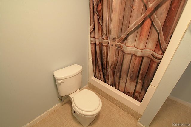 11152 Woodfield Parkway, Holly Township, MI 48439