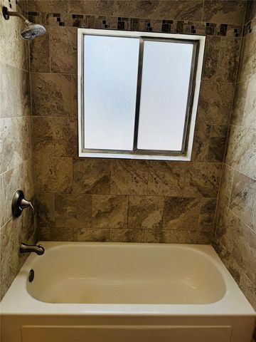 2121 Fountain View Drive 92E, Houston, TX 77057