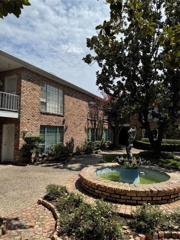 2121 Fountain View Drive 92E, Houston, TX 77057