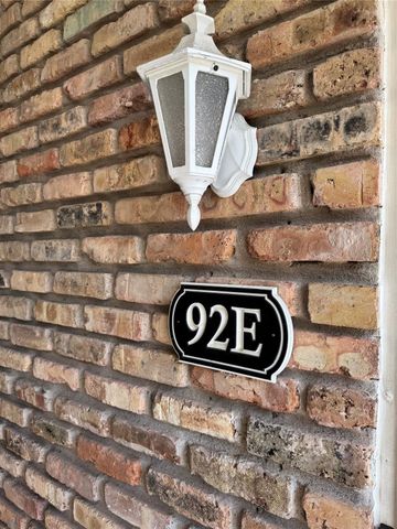 2121 Fountain View Drive 92E, Houston, TX 77057