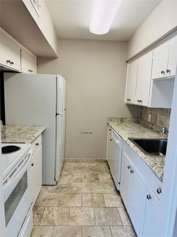2121 Fountain View Drive 92E, Houston, TX 77057