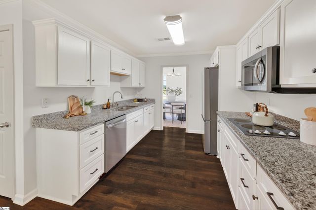 8 Stapleford Park Drive, Greenville, SC 29607
