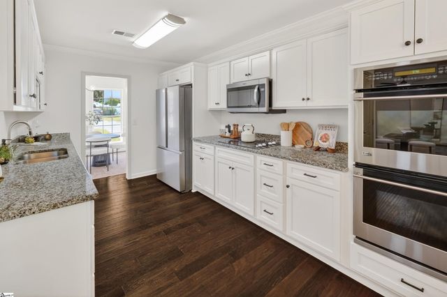 8 Stapleford Park Drive, Greenville, SC 29607