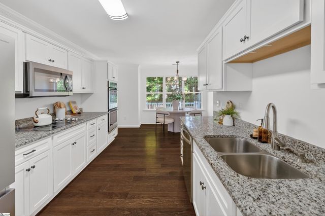 8 Stapleford Park Drive, Greenville, SC 29607