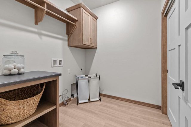 2514 BEASLE COURT, De Pere, WI 54115