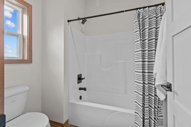 2514 BEASLE COURT, De Pere, WI 54115