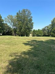 10315 Kennerly Road, Sunset Hills, MO 63128