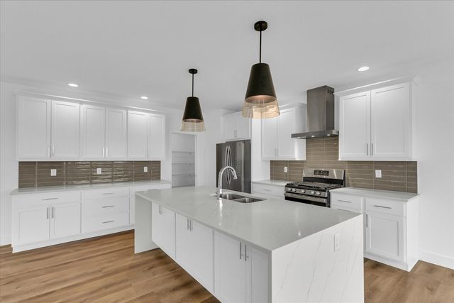 507 Harpers Ferry, Savoy, IL 61874