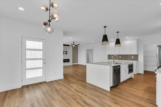 507 Harpers Ferry, Savoy, IL 61874