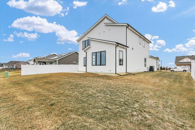 507 Harpers Ferry, Savoy, IL 61874