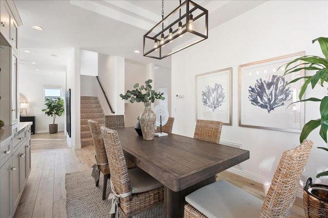 819 Van Nuys St, San Diego, CA 92109