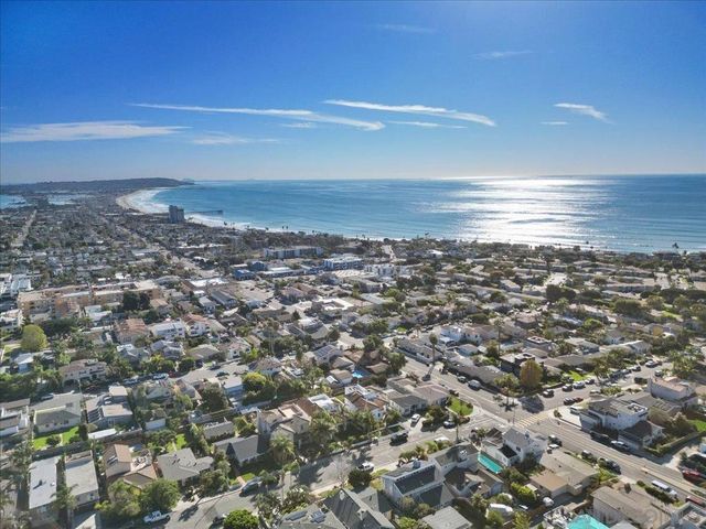 819 Van Nuys St, San Diego, CA 92109