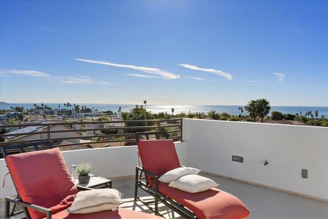 819 Van Nuys St, San Diego, CA 92109