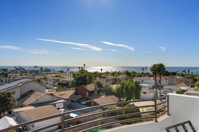 819 Van Nuys St, San Diego, CA 92109