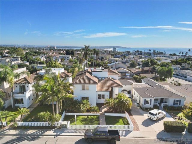 819 Van Nuys St, San Diego, CA 92109