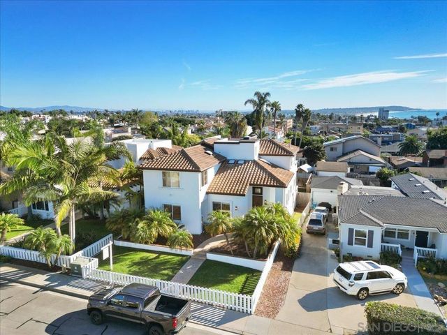 819 Van Nuys St, San Diego, CA 92109