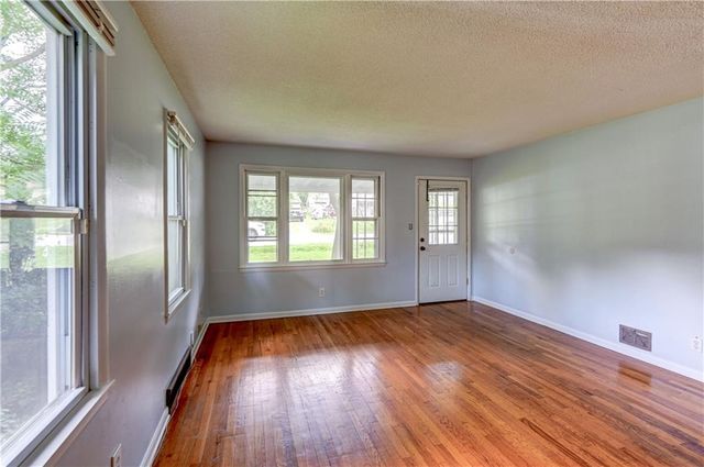808 S Carlisle Avenue, Independence, MO 64054