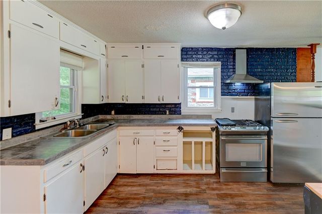 808 S Carlisle Avenue, Independence, MO 64054