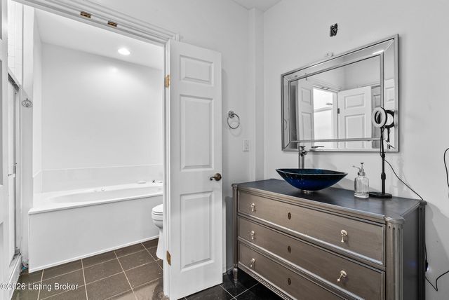 213 Buckland Trace, Louisville, KY 40245