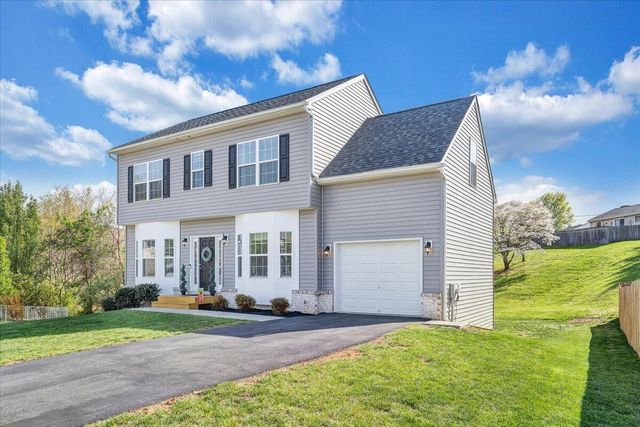 424 Cambridge Court RD, Vinton, VA 24179