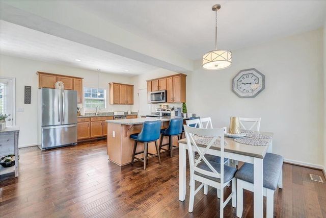 424 Cambridge Court RD, Vinton, VA 24179