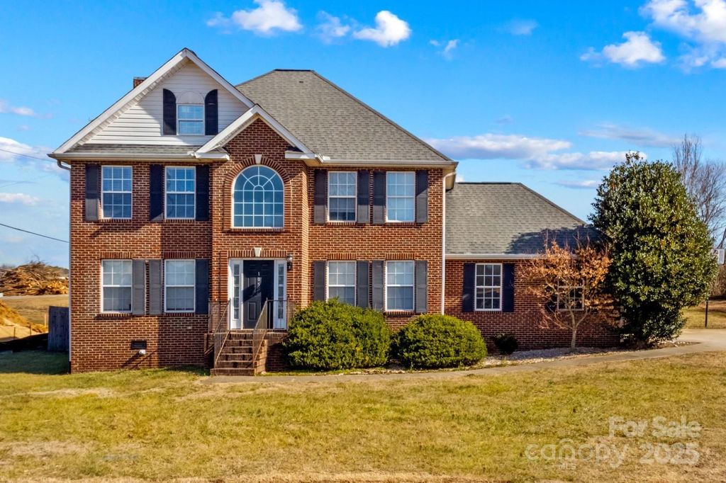 105 Secretariat Lane, Mooresville, NC 28117