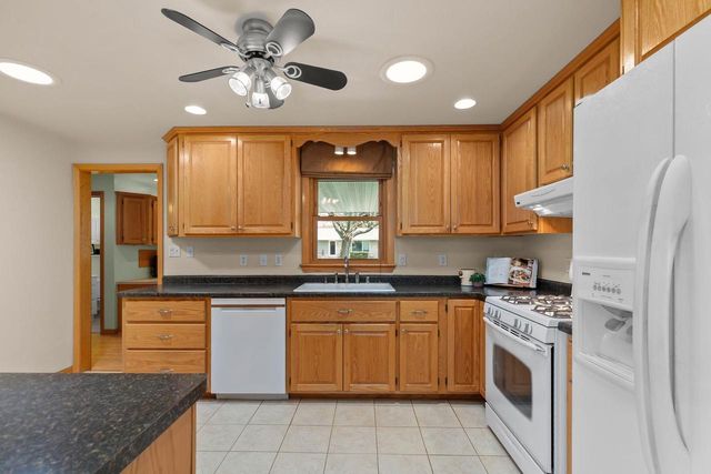 1611 N NICHOLAS STREET, Appleton, WI 54914