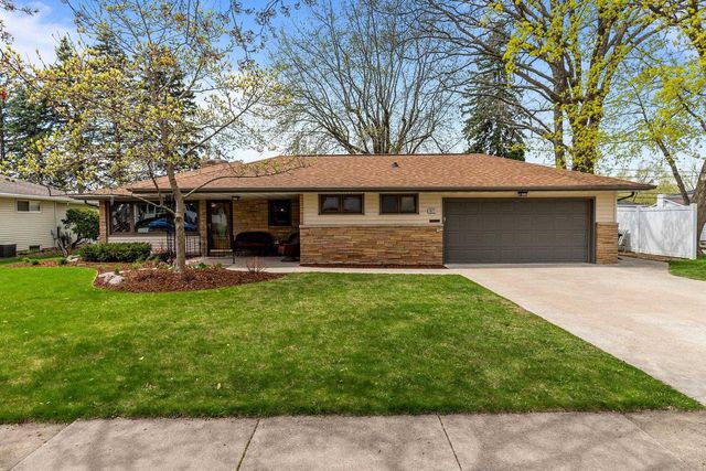 1611 N NICHOLAS STREET, Appleton, WI 54914