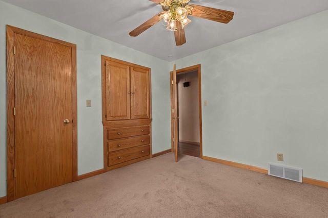 1611 N NICHOLAS STREET, Appleton, WI 54914