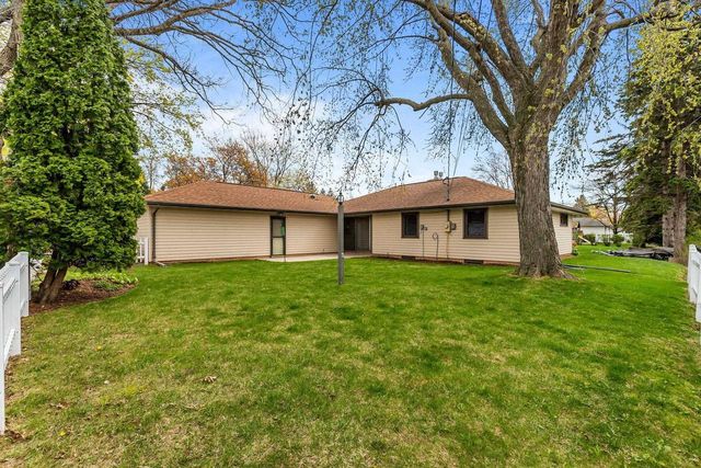 1611 N NICHOLAS STREET, Appleton, WI 54914