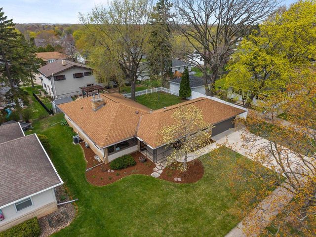 1611 N NICHOLAS STREET, Appleton, WI 54914