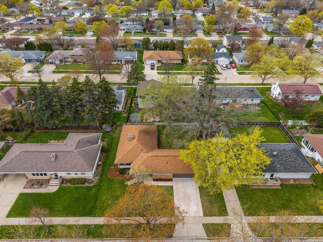 1611 N NICHOLAS STREET, Appleton, WI 54914