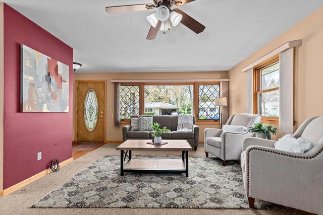 1611 N NICHOLAS STREET, Appleton, WI 54914