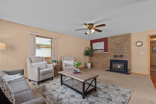 1611 N NICHOLAS STREET, Appleton, WI 54914
