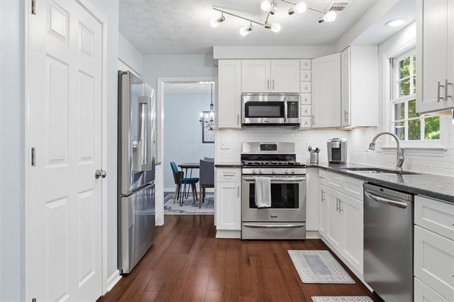 3085 Abbotts Pointe Drive, Duluth, GA 30097