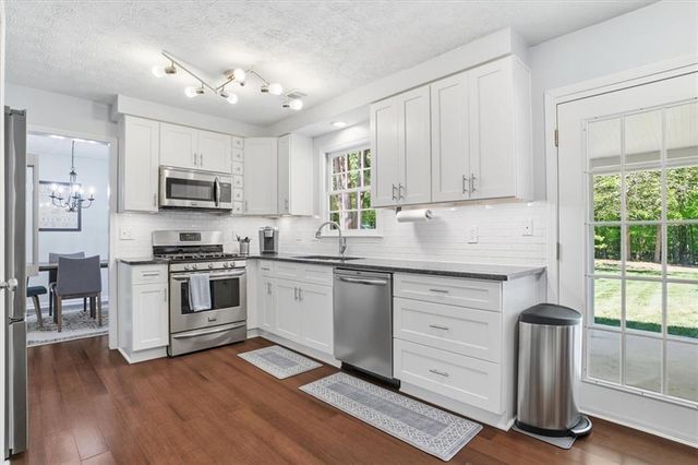 3085 Abbotts Pointe Drive, Duluth, GA 30097