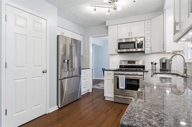 3085 Abbotts Pointe Drive, Duluth, GA 30097