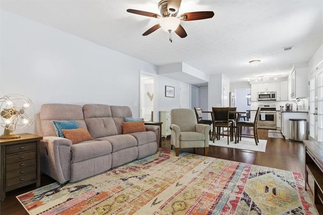3085 Abbotts Pointe Drive, Duluth, GA 30097