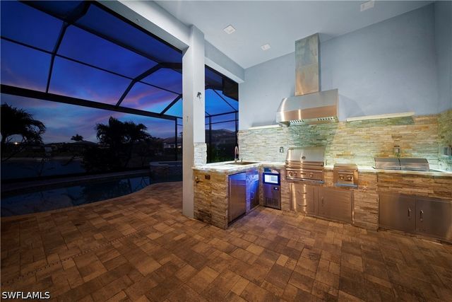 3721 Sapphire Cove CIR, Naples, FL 34114