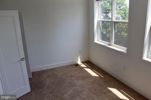 5105 E SE, Washington, DC 20019