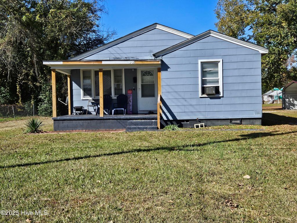 208 White Street, Williamston, NC 27892