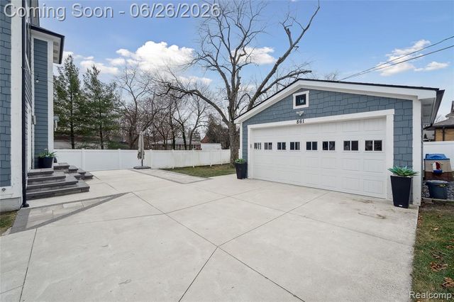 861 Coolidge Road, Birmingham, MI 48009