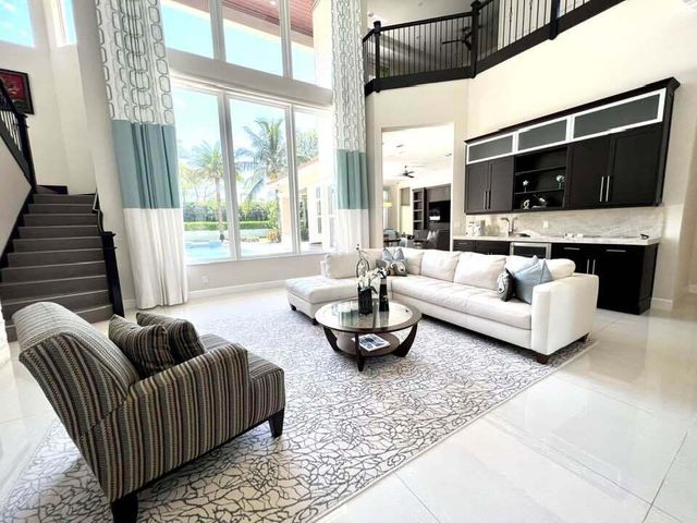 13550 Greentree Trail, Wellington, FL 33414