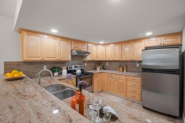 229 Saratoga Avenue, Santa Clara, CA 95050